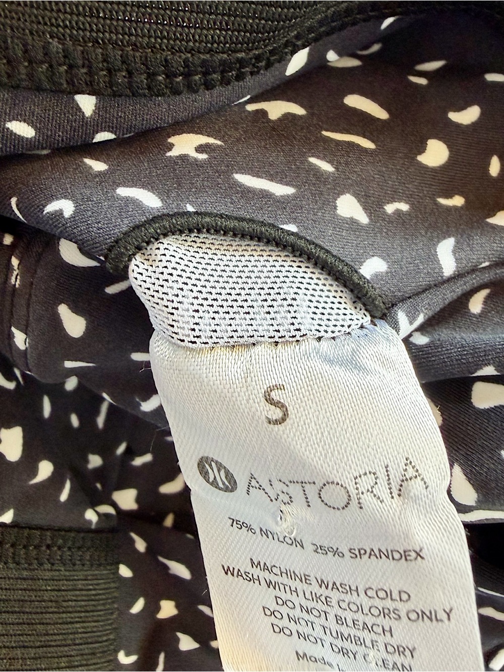 Astoria Activewear Set - Picture 3 of 4